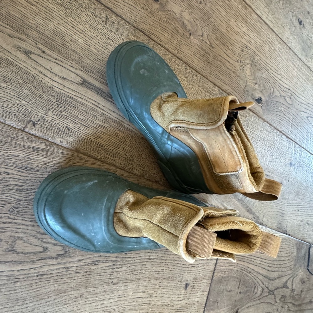 Vans Kids Cold Weather Durable Green and Tan Boots Size 1